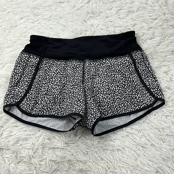 Lululemon Run Times Short (4") Miss Mosaic Black / Black - Picture 1 of 6